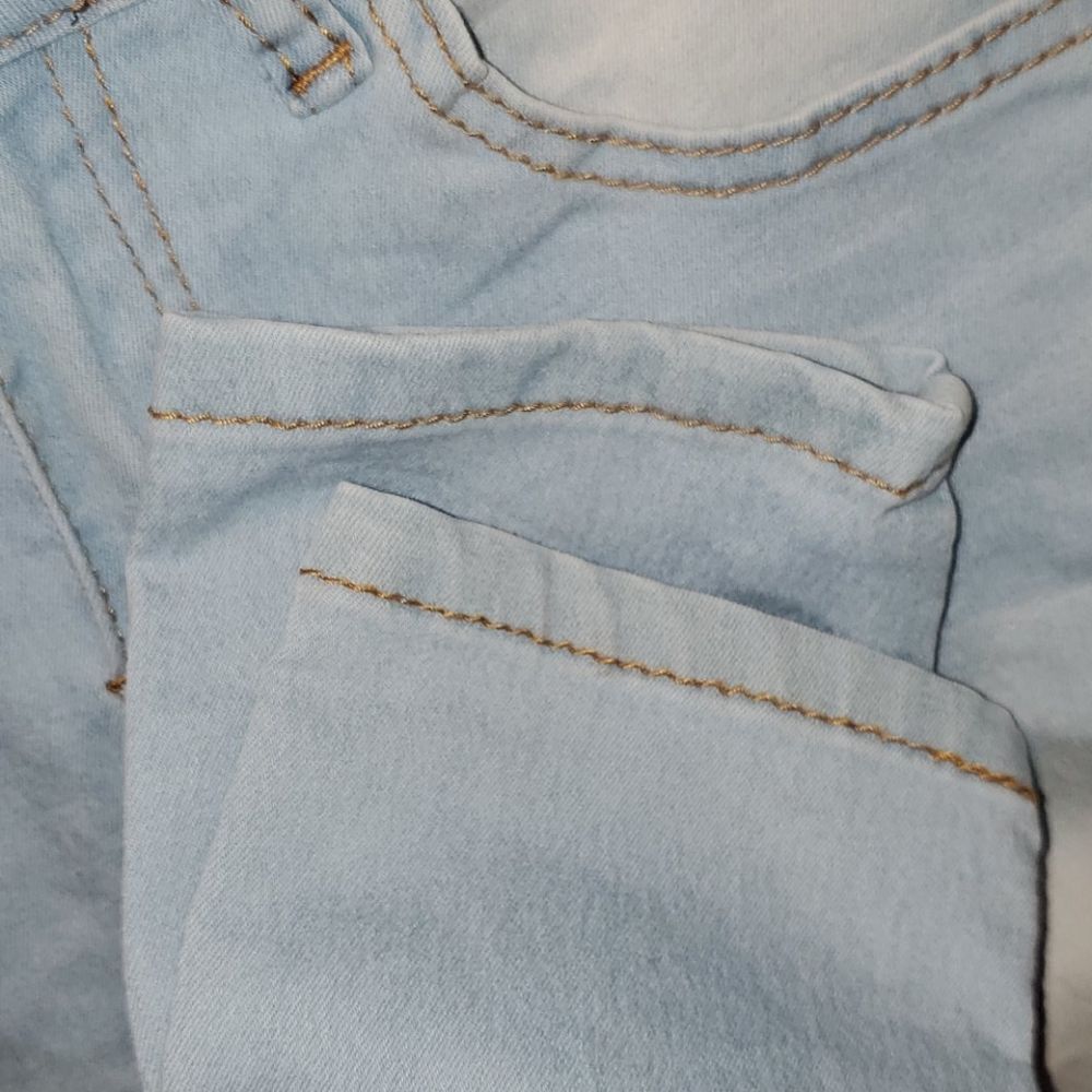 VIP Stretch Jeans 1/2 - Picture 5 of 9